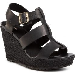 Espadryle CLARKS - Maritsa95 Glad 261492944 Black Leather. Czarne espadryle damskie Clarks, bez wzorów, ze skóry, bez obcasa, na obcasie. W wyprzedaży za 239,00 zł.