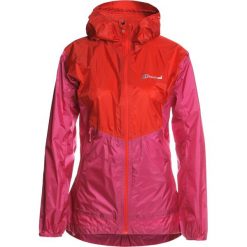 Berghaus FAST HIKE SHELL Kurtka hardshell pink peacock/volcano. Czerwone kurtki sportowe damskie Berghaus, z materiału, outdoorowe. W wyprzedaży za 417,45 zł.