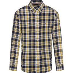 Koszula TOMMY HILFIGER Classic MW0MW10947. Koszule męskie TOMMY HILFIGER, m, bez wzorów, z bawełny, casualowe, bez kołnierzyka, bez rękawów. W wyprzedaży za 269,00 zł.