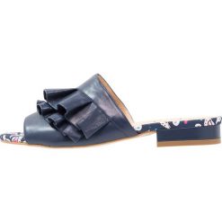 Chodaki damskie: Mellow Yellow DRELYNA Klapki navy