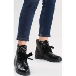 Czarne Matowe Botki Stolen Kiss. Czarne botki damskie lity other, na jesień, z materiału, na zamek. Za 139,99 zł.