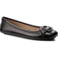 Baleriny MICHAEL MICHAEL KORS - Fulton Moc 40T8FUFP2L Black. Czarne baleriny damskie lakierowane MICHAEL Michael Kors, z lakierowanej skóry. W wyprzedaży za 289,00 zł.