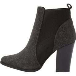 Botki damskie: ONLY SHOES ONLBLUE HEELED BOOTIE Botki na obcasie grey