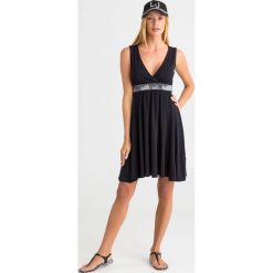 SUKIENKA liu jo. Czarne sukienki damskie Liu Jo, na imprezę, s, z aplikacjami, z materiału, bez kołnierzyka, bez rękawów, mini, rozkloszowane. Za 431,10 zł.