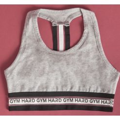 Sportowy biustonosz Gym Hard - Jasny szar. Różowe biustonosze sportowe marki Sinsay, s. Za 24,99 zł.