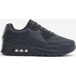 Granatowe Buty Sportowe Fahari. Niebieskie buty sportowe męskie Born2be, bez zapięcia. Za 89,99 zł.