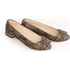 Wężowe balerinki z kokardką - skóra naturalna - model 048 - kolor wąż. Baleriny damskie Zapato, bez wzorów, ze skóry, bez obcasa. Za 299,00 zł.