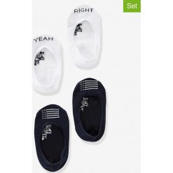 Skarpety-stopki (2 pary) w kolorze granatowym i białym. Niebieskie skarpetki chłopięce Vertbaudet Boys, z nadrukiem. W wyprzedaży za 22,95 zł.
