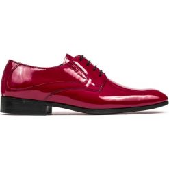 Bordowe/czerwone lakierki męskie T17. Czerwone buty wizytowe męskie Modini Moda Męska, ze skóry, bez zapięcia. W wyprzedaży za 297,00 zł.