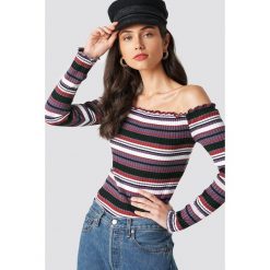 NA-KD Top z odkrytymi ramionami - Purple,Multicolor. Fioletowe topy damskie marki NA-KD, bez wzorów, z materiału, bez kołnierzyka. W wyprzedaży za 36,58 zł.