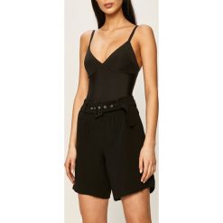 Vero Moda - Szorty. Zielone szorty damskie Vero Moda, s, w paski, z elastanu, casualowe, z podwyższonym stanem. Za 149,90 zł.