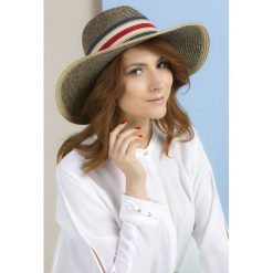 Kapelusz z kolorowymi paskami. Szare kapelusze damskie marki Monnari, na lato, w paski. Za 34,95 zł.