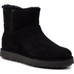 Buty UGG - W Classic Mini Blvd 1108143 Blk. Czarne kozaki damskie Ugg, ze skóry, bez obcasa, bez zapięcia. Za 859,00 zł.