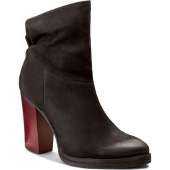 Botki CARINII - B3670 360-000-PSK-B77. Czarne buty zimowe damskie marki Carinii, z materiału. W wyprzedaży za 289,00 zł.