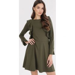 Khaki Sukienka Kylienne. Brązowe sukienki damskie Born2be, s, bez wzorów, z dzianiny, bez kołnierzyka, bez rękawów. Za 89,99 zł.