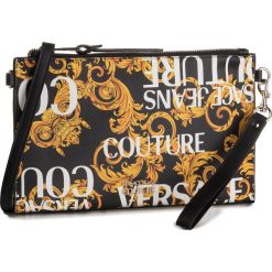 Torebka VERSACE JEANS COUTURE - E3VUBPS4 40328 M27. Czarne listonoszki damskie Versace Jeans Couture, bez wzorów, z jeansu, wizytowe, na ramię, bez dodatków. Za 379,00 zł.