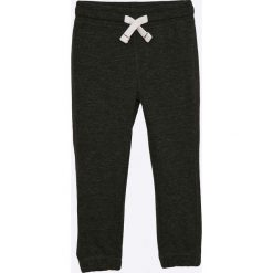 Blukids - Spodnie dziecięce 98-128 cm. Czarne spodnie chłopięce marki Blukids, z bawełny. W wyprzedaży za 37,90 zł.
