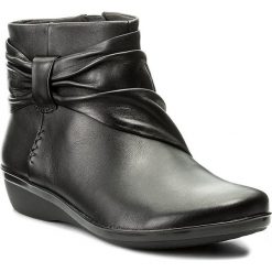 Botki CLARKS - Everlay Mandy 261202214 Black Leather. Czarne botki damskie skórzane Clarks. W wyprzedaży za 259,00 zł.