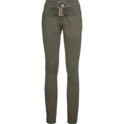 Dżinsy SKINNY z paskiem bonprix ciemnooliwkowy. Zielone boyfriendy damskie bonprix, z jeansu. Za 159,99 zł.
