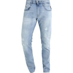 Replay ANBASS Jeansy Slim Fit destroyed denim. Szare jeansy męskie relaxed fit marki Replay. W wyprzedaży za 468,30 zł.