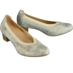 COMFORTABEL 730450-91 hellgrau, czółenka damskie. Czółenka damskie Comfortabel, bez wzorów, ze skóry, bez obcasa, na obcasie. Za 329,90 zł.