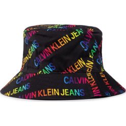 Kapelusz CALVIN KLEIN JEANS - Bucket Pride Aop K50K506260 00X. Czarne kapelusze damskie Calvin Klein Jeans, bez wzorów, z bawełny. Za 199,00 zł.
