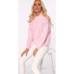 Golfy damskie: Sweter z golfem i pomponami jasnoróżowy MISC217