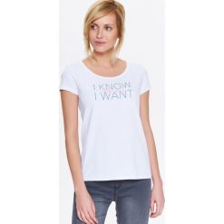 T-SHIRT DAMSKI Z NADRUKIEM. Białe t-shirty damskie marki DRYWASH, xl, z nadrukiem, z bawełny, klasyczne, z klasycznym kołnierzykiem. W wyprzedaży za 29,99 zł.