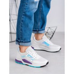 WYGODNE BUTY SPORTOWE. Białe buty sportowe damskie SHELOVET, bez wzorów, sportowe. Za 71,90 zł.