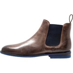 Melvin & Hamilton SUSAN RIO Ankle boot stone. Szare botki damskie marki Melvin & Hamilton, ze skóry, bez obcasa, bez zapięcia. Za 709,00 zł.