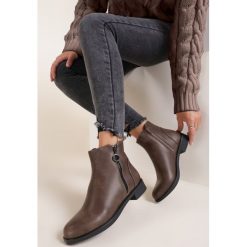 Khaki Botki Guliana. Brązowe botki damskie Renee, bez obcasa, na płaskiej podeszwie, bez zapięcia. Za 129,99 zł.