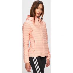 Adidas Performance - Kurtka puchowa. Różowe kurtki damskie adidas Performance, s, bez wzorów, z poliesteru, krótkie, z kapturem. W wyprzedaży za 469,90 zł.