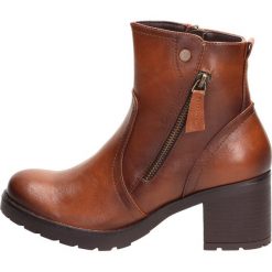 Botki damskie POTOCKI 10486 CAMEL. Brązowe botki damskie POTOCKI, klasyczne, na wysokim obcasie, na obcasie, bez zapięcia. W wyprzedaży za 149,00 zł.
