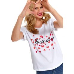 T-shirt krótki rękaw damski z ćwiekami, z nadrukiem, z koralikami, z perłami, z aplikacją. Białe t-shirty damskie Top Secret, s, z nadrukiem, z bawełny, bez kołnierzyka. W wyprzedaży za 24,99 zł.