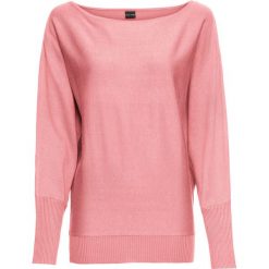 Sweter z dekoltem w łódkę bonprix dymny koralowy. Różowe swetry damskie bonprix, bez wzorów, bez rękawów, bez kaptura. Za 69,99 zł.