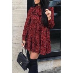 Sukienka TRUDY. Sukienki damskie IVET, m, bez wzorów, eleganckie, bez kołnierzyka, z długim rękawem, długie, midi. W wyprzedaży za 89,00 zł.