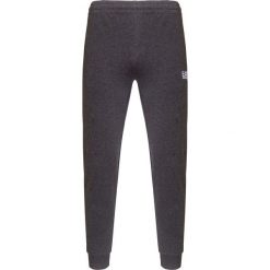Spodnie dresowe EA7 EMPORIO ARMANI. Szare spodnie męskie EA7 Emporio Armani, z nadrukiem, z bawełny. Za 351,00 zł.