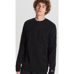 Bluza basic - Czarny. Czarne bluzy męskie Cropp, s, bez wzorów, bez kołnierzyka, bez rękawów, bez kaptura. Za 59,99 zł.