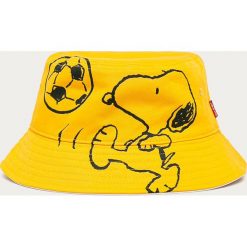 Levi's - Kapelusz dwustronny x Peanuts. Żółte kapelusze damskie Levi's®, z nadrukiem, z bawełny. Za 169,90 zł.