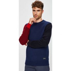 Calvin Klein - Sweter. Niebieskie swetry klasyczne męskie marki Calvin Klein, s, z wełny, z okrągłym kołnierzem. W wyprzedaży za 399,90 zł.