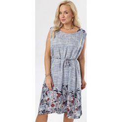 Niebieska Sukienka Halirian. Niebieskie sukienki damskie Born2be, na lato, xl, bez wzorów, bez kołnierzyka, bez rękawów. W wyprzedaży za 59,99 zł.