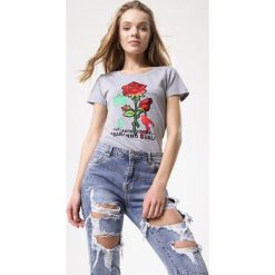 Szara T-shirt Vicissitude. Szare bluzki damskie Born2be, s, z nadrukiem, z dzianiny, z okrągłym kołnierzem. Za 19,99 zł.