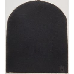 Czapka z błyszczącą nitką - Czarny. Czarne czapki zimowe damskie House. Za 19,99 zł.