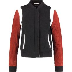 Tigha NAARA Kurtka skórzana red/black. Czarne kurtki damskie marki Tigha, xl, z materiału. W wyprzedaży za 555,60 zł.