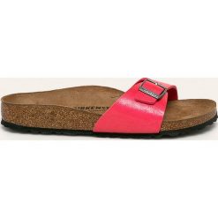 Birkenstock - Klapki Madrid. Różowe klapki damskie Birkenstock, bez wzorów, ze skóry ekologicznej, bez obcasa, na obcasie. Za 249,90 zł.