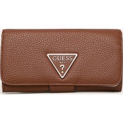 Guess Jeans - Portfel. Brązowe portfele damskie Guess Jeans, z aplikacjami, z poliesteru. Za 279,90 zł.