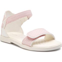 Sandały GEOX - J S.Karly G. F J9235F 000BC C8172 M Lt Rose. Różowe sandały dziewczęce Geox, ze skóry ekologicznej, bez zapięcia. W wyprzedaży za 179,00 zł.