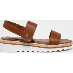 Lauren Ralph Lauren - Sandały. Pomarańczowe klapki damskie Lauren Ralph Lauren, bez wzorów, ze skóry, bez obcasa. W wyprzedaży za 339,90 zł.