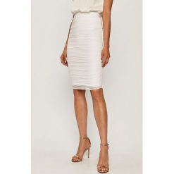 Marciano Guess - Spódnica. Białe spódniczki damskie MARCIANO GUESS, na co dzień, s, z aplikacjami, z elastanu, casualowe, mini, ołówkowe. Za 639,90 zł.