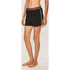 Calvin Klein Underwear - Szorty piżamowe. Czarne piżamy damskie Calvin Klein Underwear, s, bez wzorów, z elastanu, bez rękawów. W wyprzedaży za 139,90 zł.